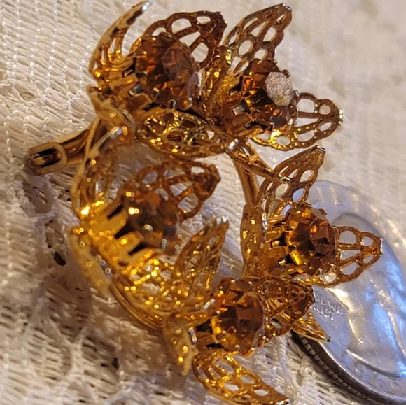 Vintage '50s-'60s Gold Plated Filigree Amber Rhinestone Brooch - Picture 2 of 9